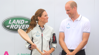 In the Midst of Harry and Meghan's Private Jet Drama, Will and Kate Flew Commercial